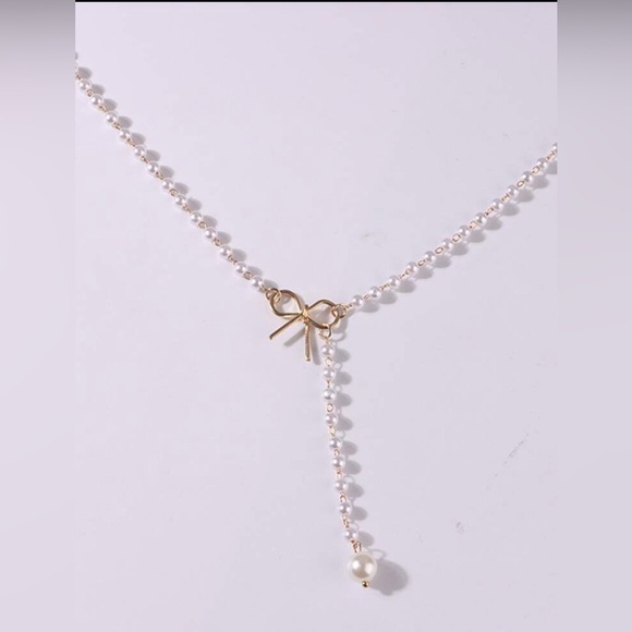 Gold Faux Pearl Bow Lariat Necklace - Picture 2 of 2